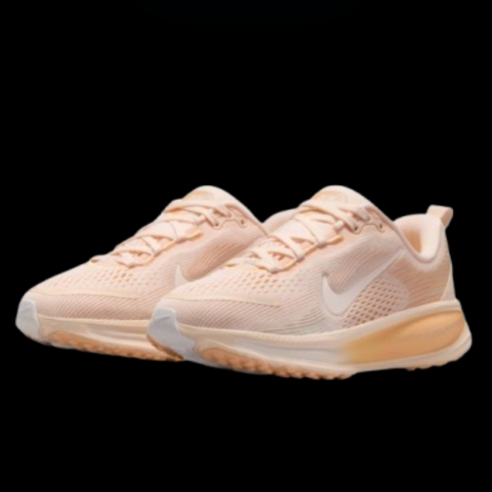 Nike Air Zoom Vomero 18 Running Womens Size 8/Kids 6.5Y Guava Ice Orange Sail
